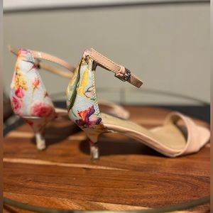 Soft Blush & Floral Women’s Chinese Laundry Heels - 8M